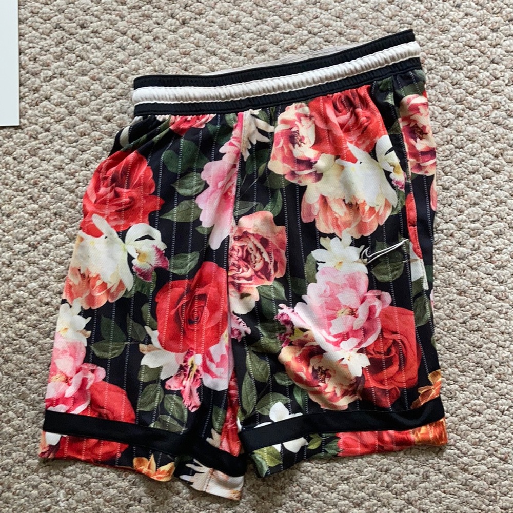 Beautiful flower Nike shorts!